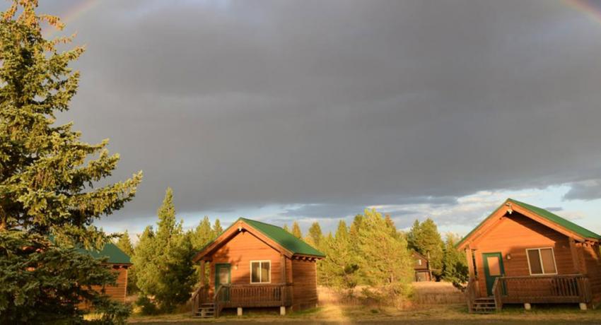 Private cabins on the edge of Yellowstone